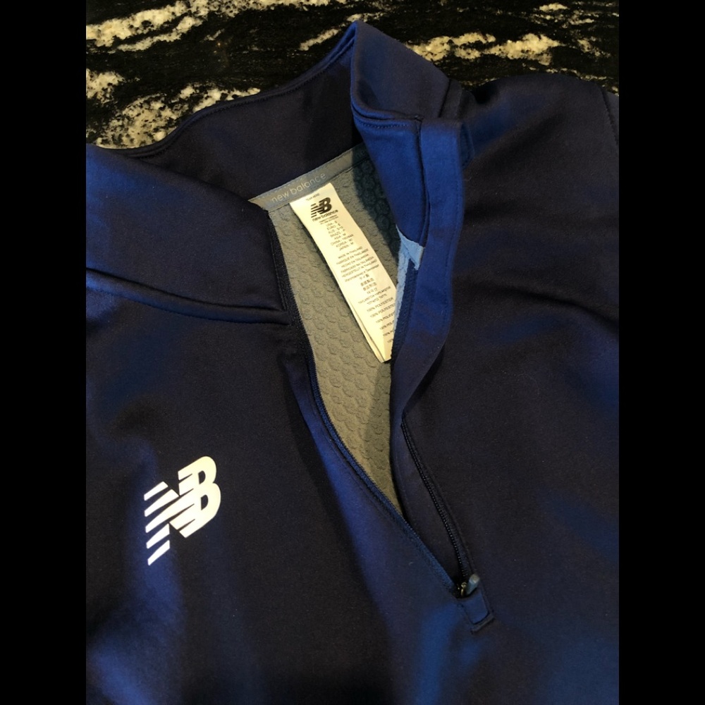 New Balance pullover - Picture 3 of 3